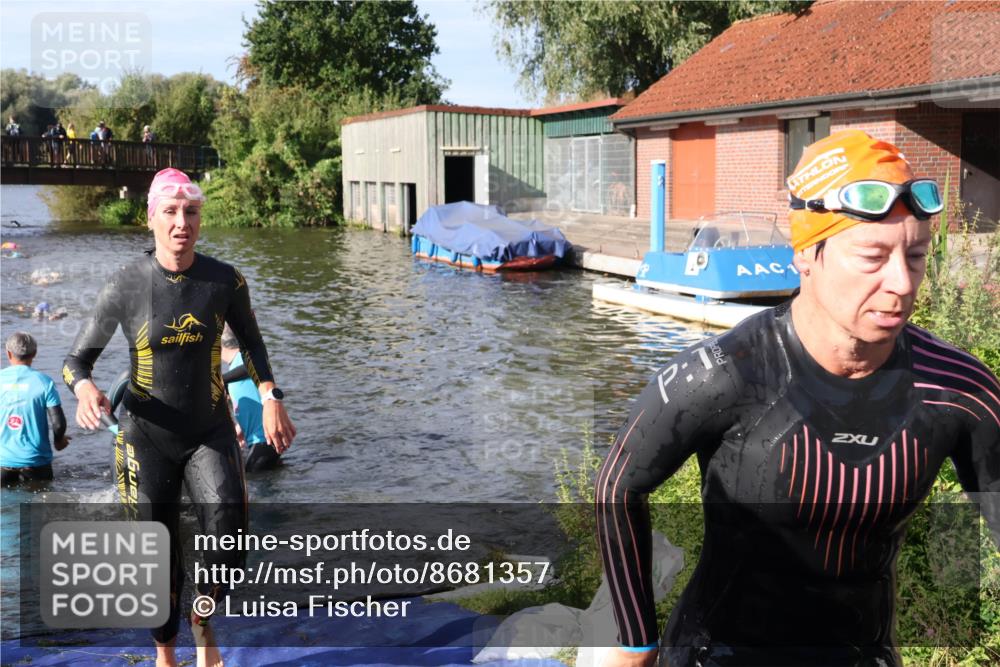 31.08.2025 - Elbe Triathlon Hamburg Luisa Fischer http://msf.ph/oto/8681357 31.08.2025 09:31:32 Schwimmen 845, 864, 882, 905, 908, 930 meine-sportfotos.de