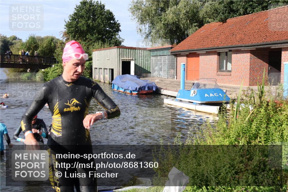 31.08.2025 - Elbe Triathlon Hamburg Luisa Fischer http://msf.ph/oto/8681360 31.08.2025 09:31:32 Schwimmen 845, 864, 882, 905, 908, 930 meine-sportfotos.de