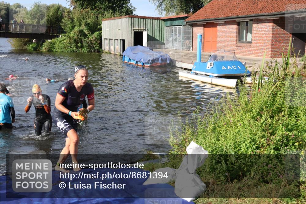 31.08.2025 - Elbe Triathlon Hamburg Luisa Fischer http://msf.ph/oto/8681394 31.08.2025 09:31:58 Schwimmen 779, 787, 866, 913 meine-sportfotos.de