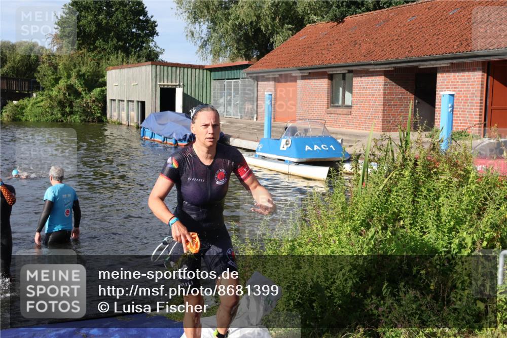 31.08.2025 - Elbe Triathlon Hamburg Luisa Fischer http://msf.ph/oto/8681399 31.08.2025 09:31:59 Schwimmen 779, 787, 866, 913 meine-sportfotos.de