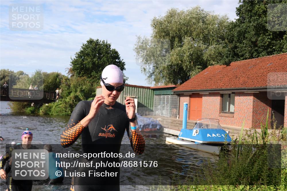 31.08.2025 - Elbe Triathlon Hamburg Luisa Fischer http://msf.ph/oto/8681576 31.08.2025 09:34:07 Schwimmen 816, 842, 844, 859, 868, 878, 906, 915 meine-sportfotos.de