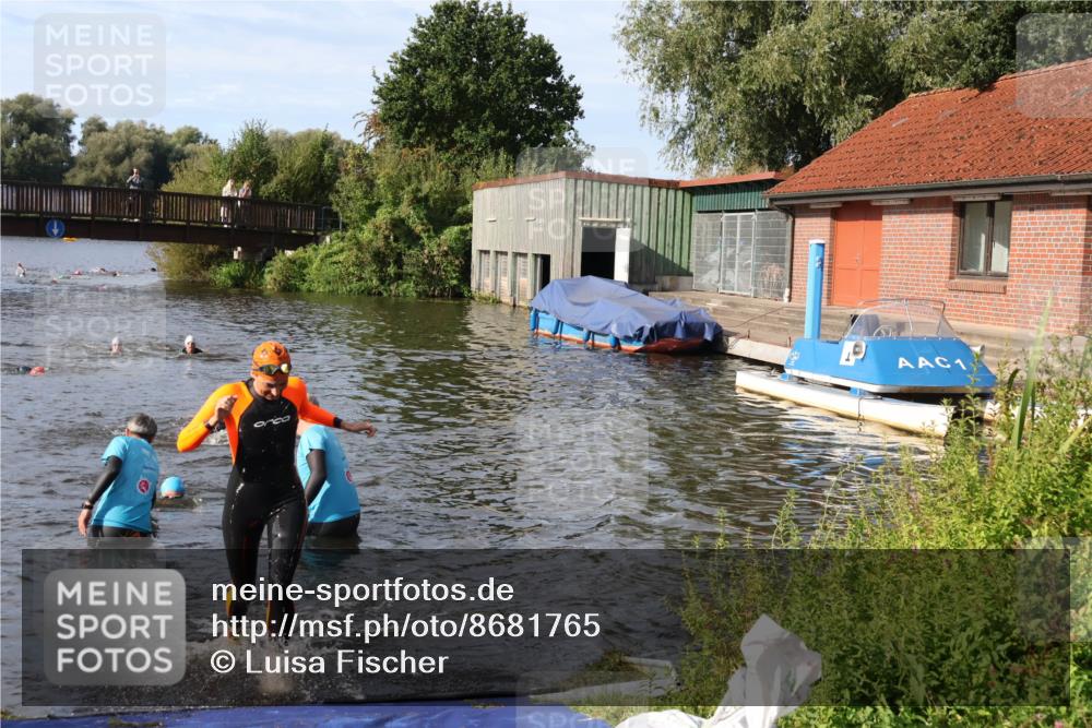 31.08.2025 - Elbe Triathlon Hamburg Luisa Fischer http://msf.ph/oto/8681765 31.08.2025 09:35:01 Schwimmen 790, 863 meine-sportfotos.de