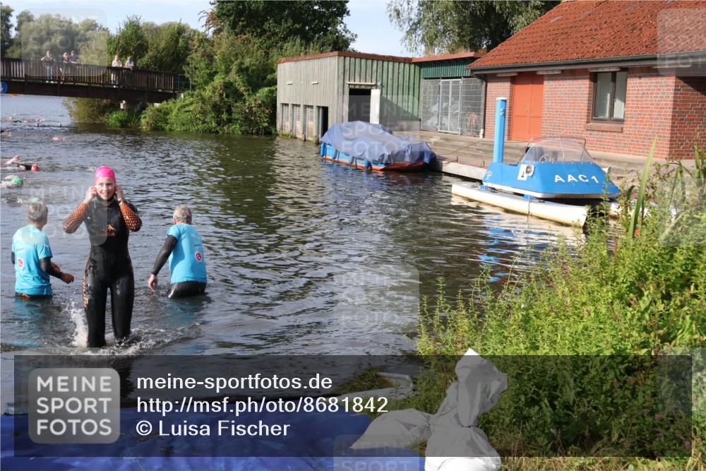 31.08.2025 - Elbe Triathlon Hamburg Luisa Fischer http://msf.ph/oto/8681842 31.08.2025 09:36:01 Schwimmen 824 meine-sportfotos.de
