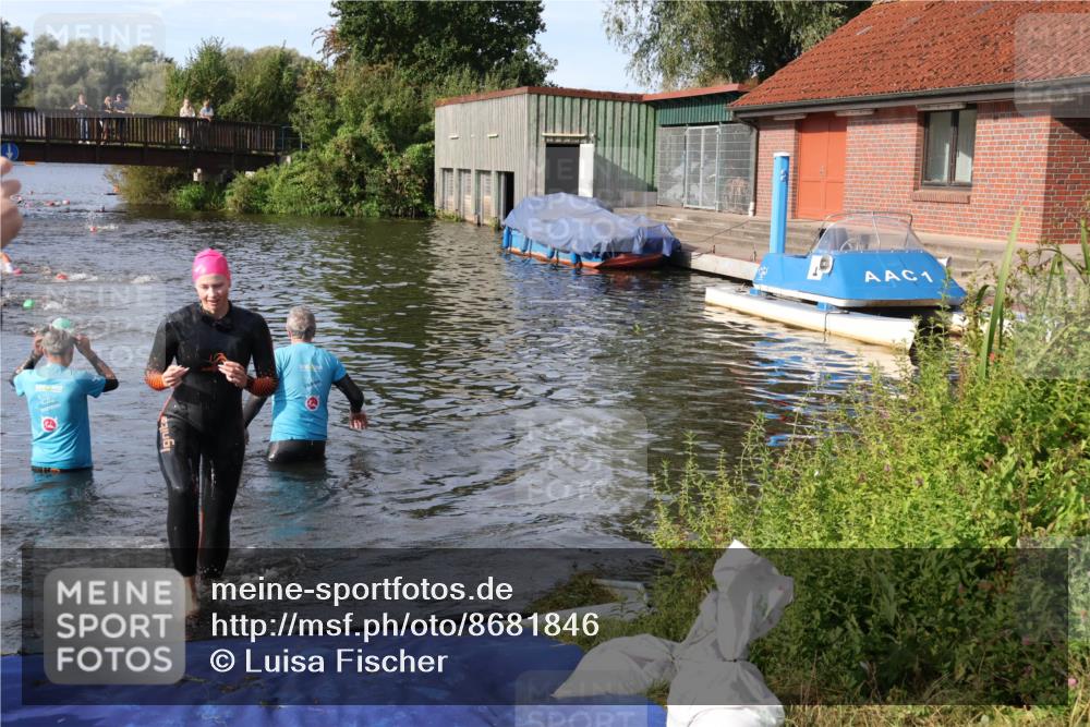 31.08.2025 - Elbe Triathlon Hamburg Luisa Fischer http://msf.ph/oto/8681846 31.08.2025 09:36:02 Schwimmen 824 meine-sportfotos.de