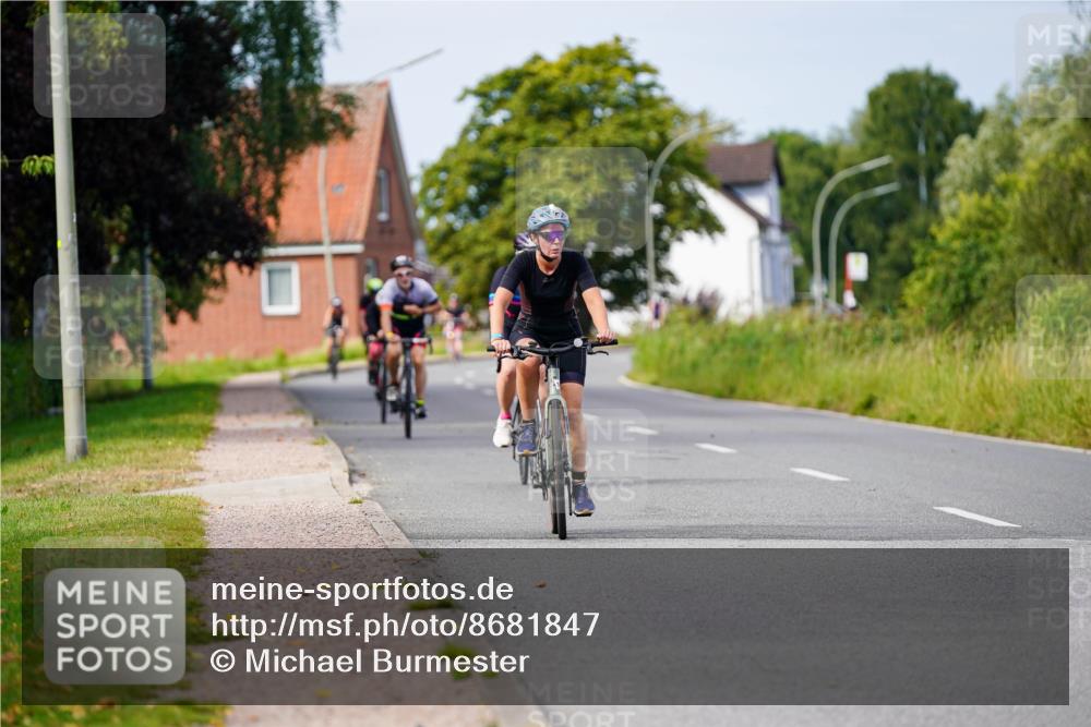 31.08.2025 - Elbe Triathlon Hamburg Michael Burmester http://msf.ph/oto/8681847 31.08.2025 10:58:46 Radfahren 1280, 1415, 1459, 1575 meine-sportfotos.de
