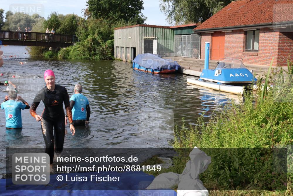31.08.2025 - Elbe Triathlon Hamburg Luisa Fischer http://msf.ph/oto/8681849 31.08.2025 09:36:02 Schwimmen 824 meine-sportfotos.de