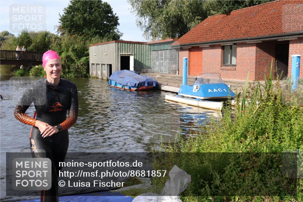 31.08.2025 - Elbe Triathlon Hamburg Luisa Fischer http://msf.ph/oto/8681857 31.08.2025 09:36:04 Schwimmen 824 meine-sportfotos.de