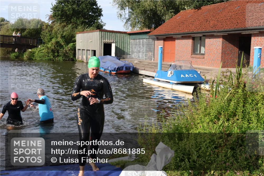 31.08.2025 - Elbe Triathlon Hamburg Luisa Fischer http://msf.ph/oto/8681885 31.08.2025 09:36:22 Schwimmen 807, 847, 899, 926 meine-sportfotos.de