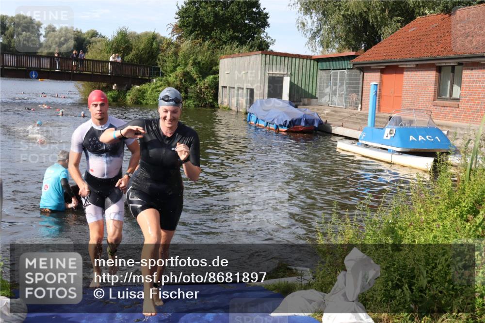 31.08.2025 - Elbe Triathlon Hamburg Luisa Fischer http://msf.ph/oto/8681897 31.08.2025 09:36:31 Schwimmen 765, 807, 822, 926 meine-sportfotos.de