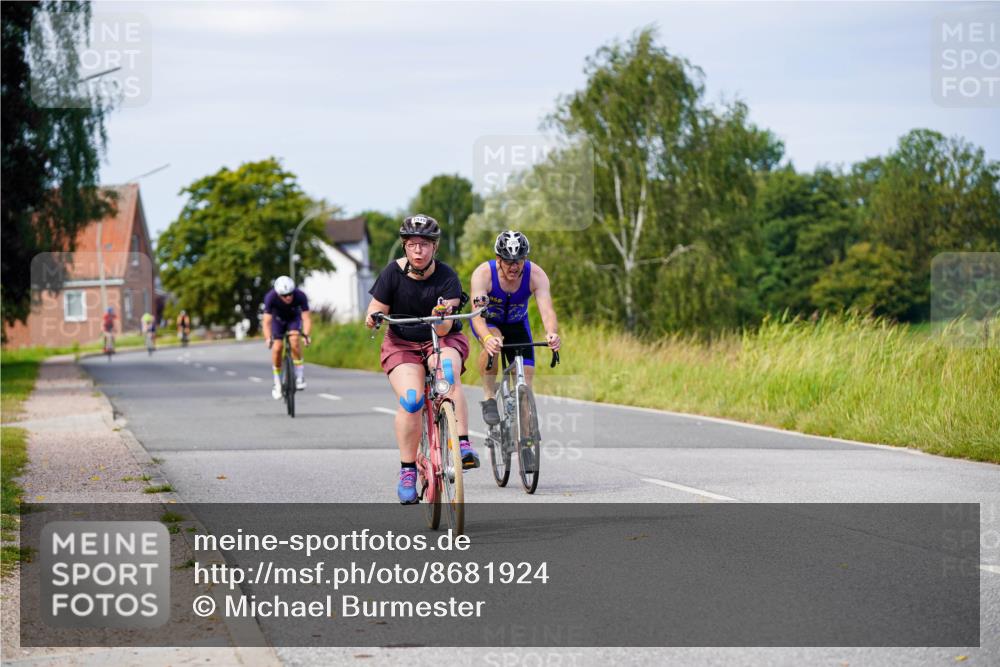31.08.2025 - Elbe Triathlon Hamburg Michael Burmester http://msf.ph/oto/8681924 31.08.2025 10:59:07 Radfahren 1261, 1303, 1349, 1369 meine-sportfotos.de