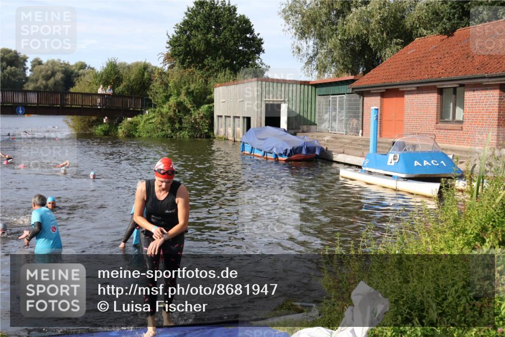 31.08.2025 - Elbe Triathlon Hamburg Luisa Fischer http://msf.ph/oto/8681947 31.08.2025 09:36:51 Schwimmen 861, 894 meine-sportfotos.de