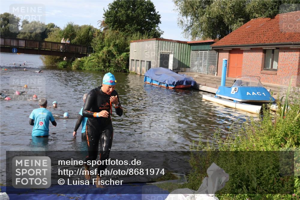 31.08.2025 - Elbe Triathlon Hamburg Luisa Fischer http://msf.ph/oto/8681974 31.08.2025 09:37:02 Schwimmen 783, 861, 892 meine-sportfotos.de