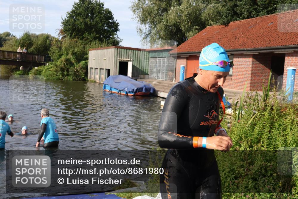 31.08.2025 - Elbe Triathlon Hamburg Luisa Fischer http://msf.ph/oto/8681980 31.08.2025 09:37:03 Schwimmen 783, 861, 892 meine-sportfotos.de