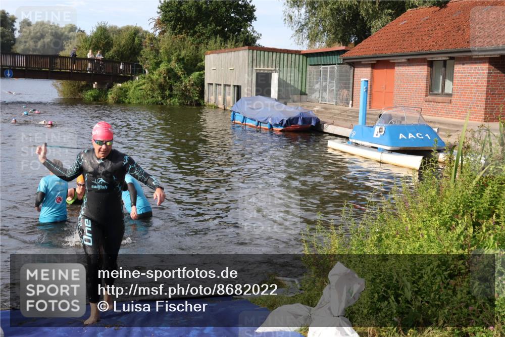 31.08.2025 - Elbe Triathlon Hamburg Luisa Fischer http://msf.ph/oto/8682022 31.08.2025 09:37:20 Schwimmen 799, 809, 836, 921, 931 meine-sportfotos.de