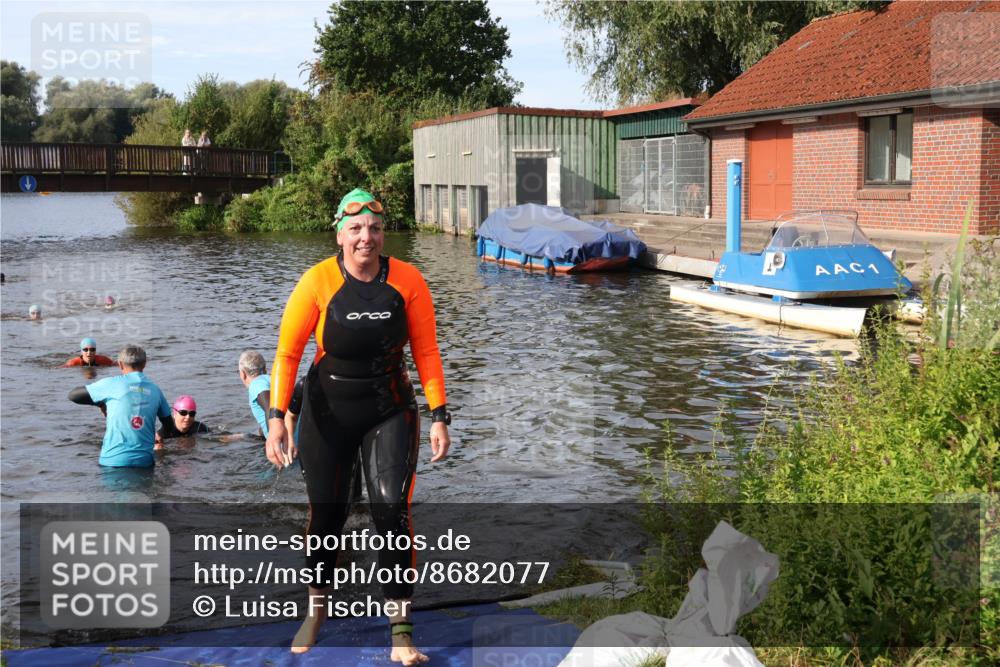 31.08.2025 - Elbe Triathlon Hamburg Luisa Fischer http://msf.ph/oto/8682077 31.08.2025 09:38:02 Schwimmen 814, 870, 879, 907 meine-sportfotos.de