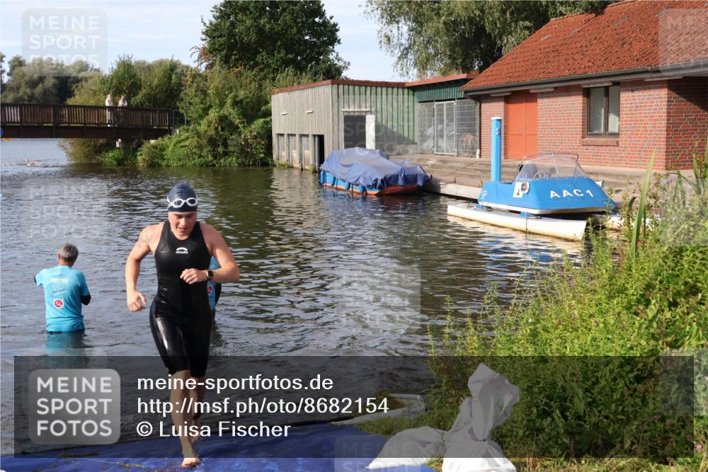 31.08.2025 - Elbe Triathlon Hamburg Luisa Fischer http://msf.ph/oto/8682154 31.08.2025 09:38:38 Schwimmen 832 meine-sportfotos.de