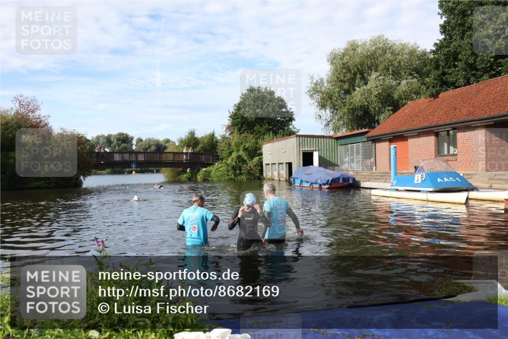 31.08.2025 - Elbe Triathlon Hamburg Luisa Fischer http://msf.ph/oto/8682169 31.08.2025 09:39:13 Schwimmen 806 meine-sportfotos.de