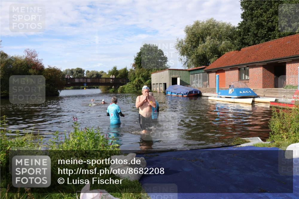 31.08.2025 - Elbe Triathlon Hamburg Luisa Fischer http://msf.ph/oto/8682208 31.08.2025 09:39:46 Schwimmen 758 meine-sportfotos.de