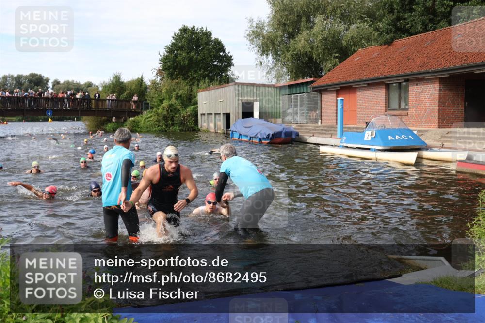 31.08.2025 - Elbe Triathlon Hamburg Luisa Fischer http://msf.ph/oto/8682495 31.08.2025 10:10:41 Schwimmen 942, 960, 965, 968, 998, 1033, 1070, 1078, 1085, 1091, 1106 meine-sportfotos.de