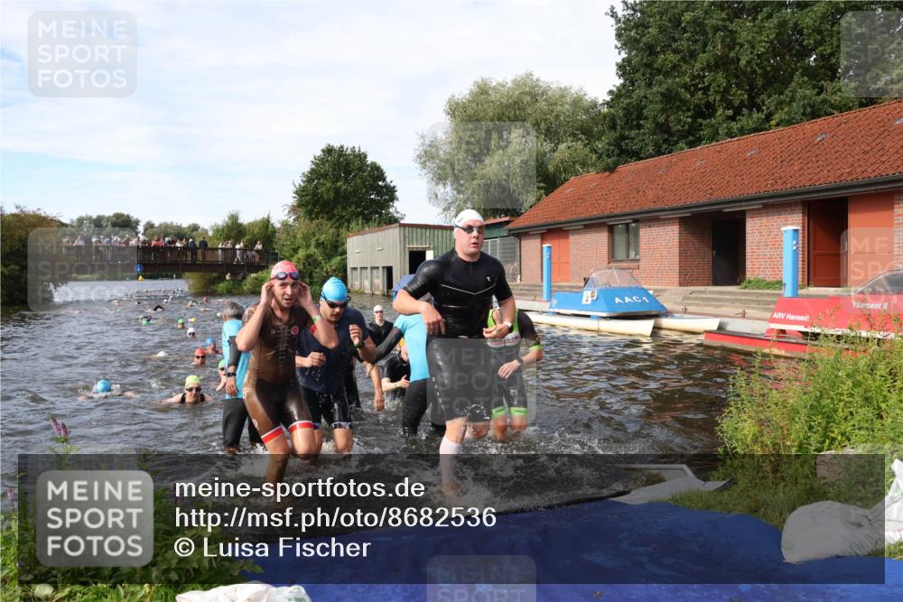 31.08.2025 - Elbe Triathlon Hamburg Luisa Fischer http://msf.ph/oto/8682536 31.08.2025 10:10:48 Schwimmen 947, 950, 960, 965, 968, 971, 998, 1005, 1009, 1024, 1033, 1037, 1042, 1070, 1077, 1078, 1081, 1106 meine-sportfotos.de