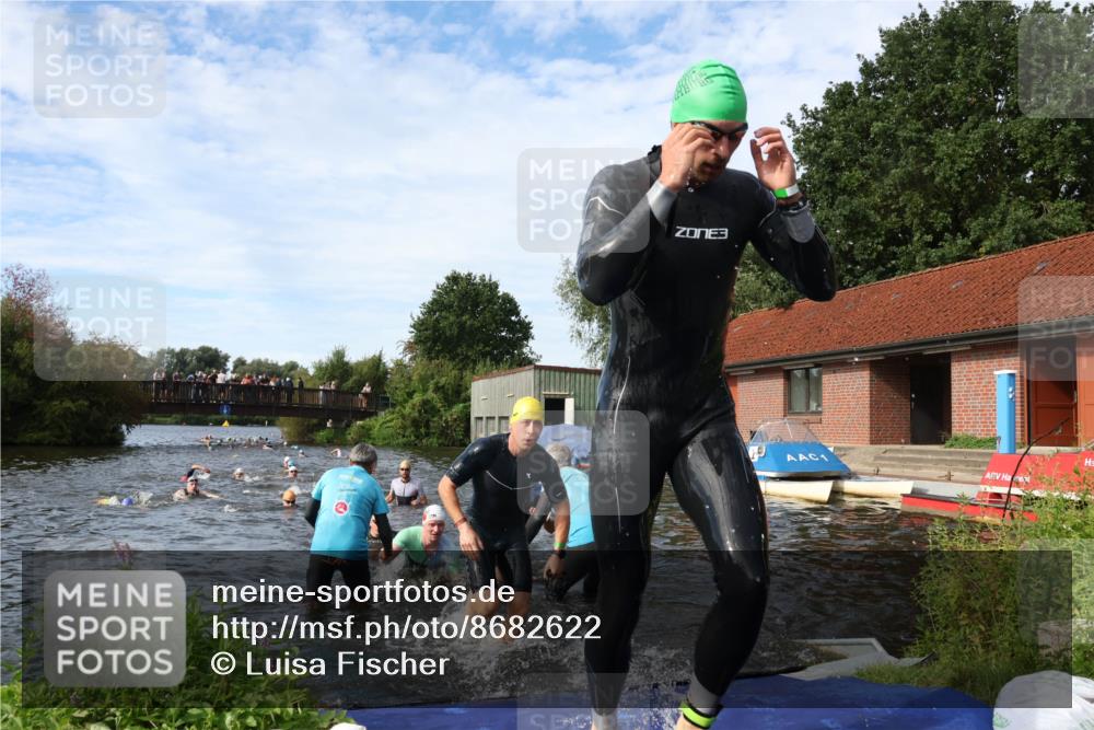 31.08.2025 - Elbe Triathlon Hamburg Luisa Fischer http://msf.ph/oto/8682622 31.08.2025 10:11:12 Schwimmen 936, 953, 955, 978, 1000, 1049, 1074, 1095, 1099 meine-sportfotos.de