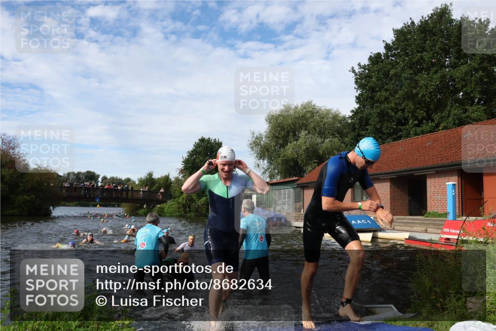 31.08.2025 - Elbe Triathlon Hamburg Luisa Fischer http://msf.ph/oto/8682634 31.08.2025 10:11:14 Schwimmen 936, 953, 978, 1000, 1049, 1074, 1095, 1097, 1099 meine-sportfotos.de