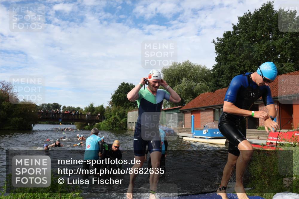 31.08.2025 - Elbe Triathlon Hamburg Luisa Fischer http://msf.ph/oto/8682635 31.08.2025 10:11:14 Schwimmen 936, 953, 978, 1000, 1049, 1074, 1095, 1097, 1099 meine-sportfotos.de