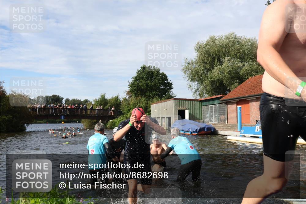 31.08.2025 - Elbe Triathlon Hamburg Luisa Fischer http://msf.ph/oto/8682698 31.08.2025 10:11:31 Schwimmen 957, 975, 983, 996, 1001, 1043, 1065, 1083, 1096, 1107, 1109 meine-sportfotos.de