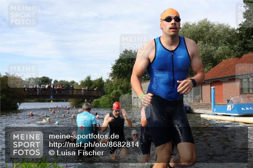 31.08.2025 - Elbe Triathlon Hamburg Luisa Fischer http://msf.ph/oto/8682814 31.08.2025 10:12:06 Schwimmen 937, 943, 963, 981, 1016, 1020, 1028, 1076, 1080, 1086, 1093, 1158 meine-sportfotos.de