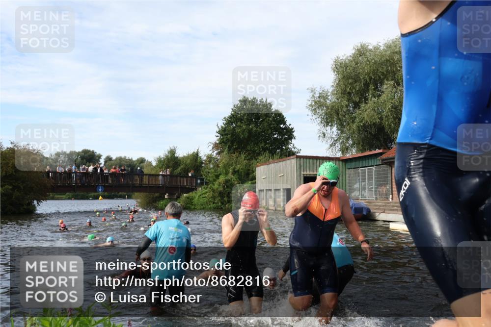 31.08.2025 - Elbe Triathlon Hamburg Luisa Fischer http://msf.ph/oto/8682816 31.08.2025 10:12:07 Schwimmen 937, 943, 963, 981, 1016, 1020, 1028, 1076, 1080, 1086, 1093, 1158 meine-sportfotos.de