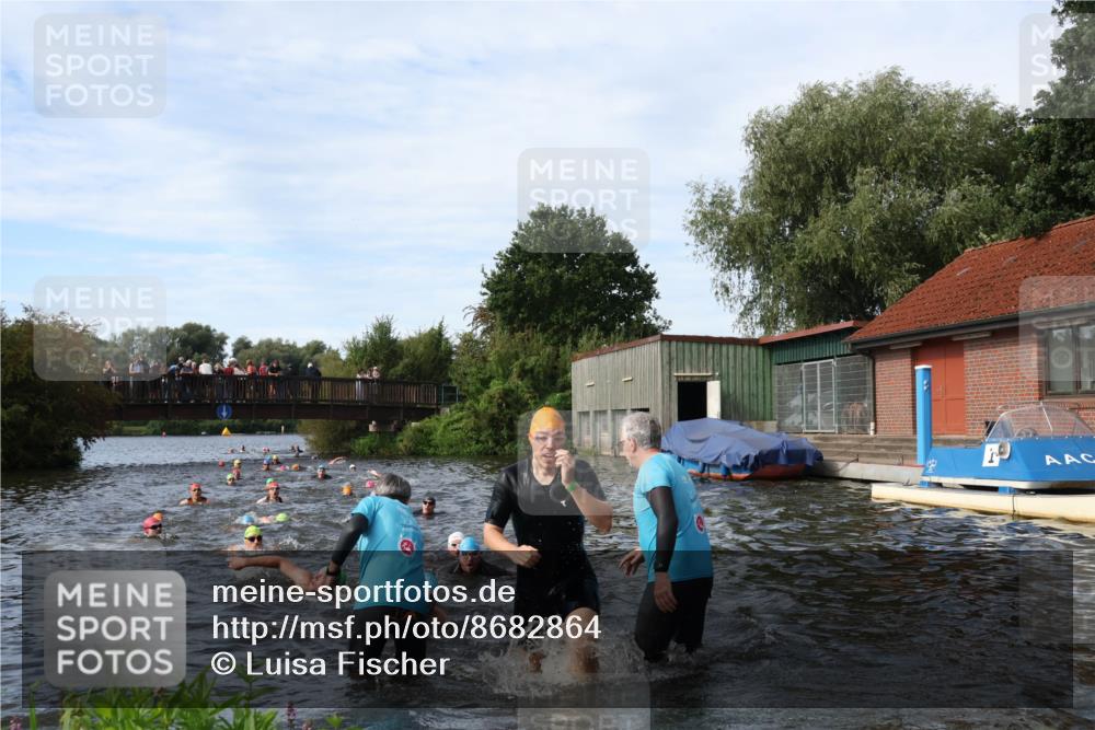 31.08.2025 - Elbe Triathlon Hamburg Luisa Fischer http://msf.ph/oto/8682864 31.08.2025 10:12:17 Schwimmen 937, 954, 970, 989, 1003, 1020, 1028, 1062, 1080, 1093 meine-sportfotos.de