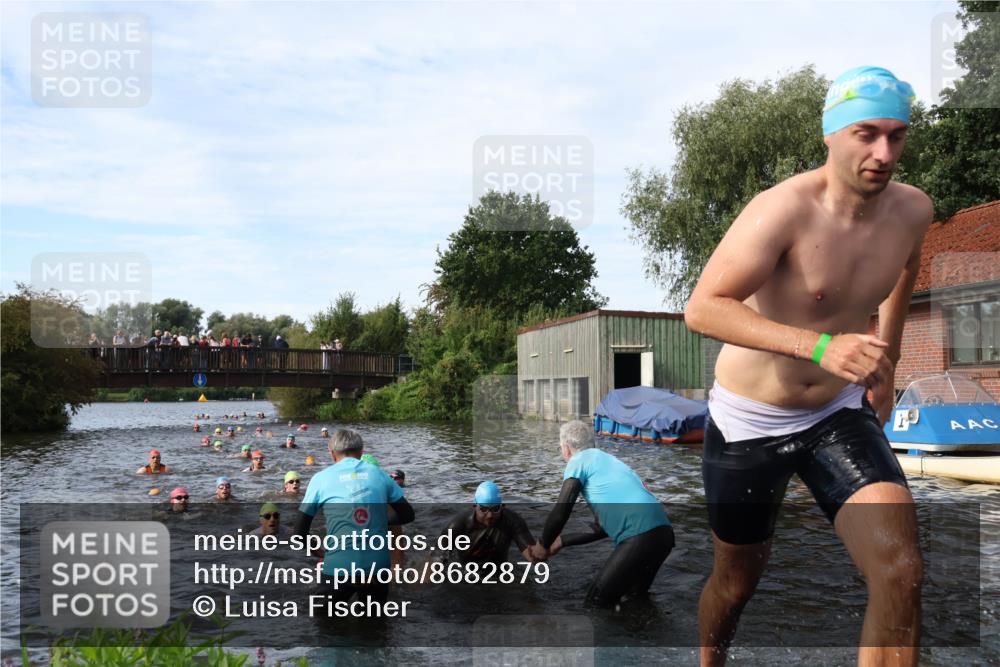 31.08.2025 - Elbe Triathlon Hamburg Luisa Fischer http://msf.ph/oto/8682879 31.08.2025 10:12:21 Schwimmen 954, 970, 989, 994, 1003, 1007, 1062, 1092 meine-sportfotos.de