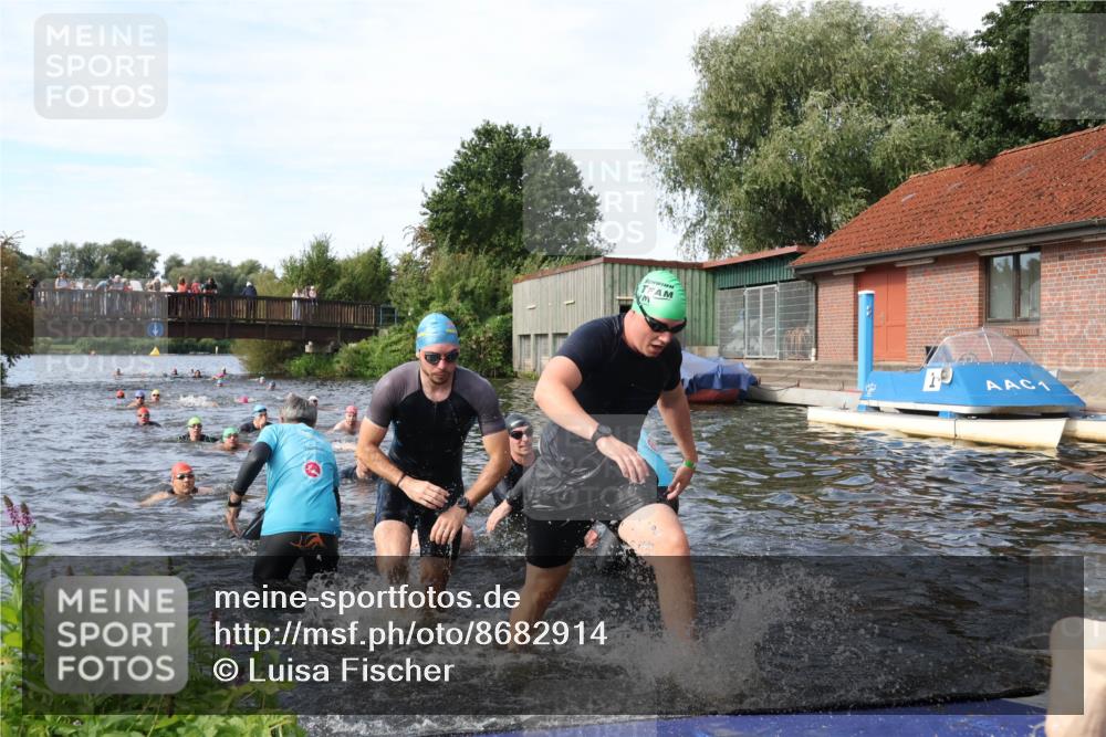 31.08.2025 - Elbe Triathlon Hamburg Luisa Fischer http://msf.ph/oto/8682914 31.08.2025 10:12:33 Schwimmen 935, 948, 951, 958, 994, 997, 1013, 1018, 1056, 1067, 1075, 1092 meine-sportfotos.de