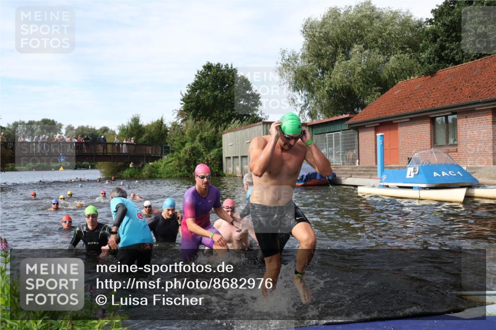 31.08.2025 - Elbe Triathlon Hamburg Luisa Fischer http://msf.ph/oto/8682976 31.08.2025 10:12:45 Schwimmen 935, 951, 964, 966, 972, 973, 997, 1018, 1026, 1088 meine-sportfotos.de