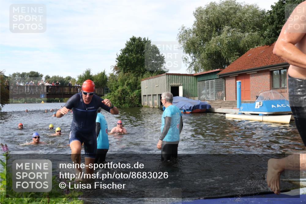 31.08.2025 - Elbe Triathlon Hamburg Luisa Fischer http://msf.ph/oto/8683026 31.08.2025 10:12:55 Schwimmen 966, 972, 1027, 1047, 1060, 1094 meine-sportfotos.de
