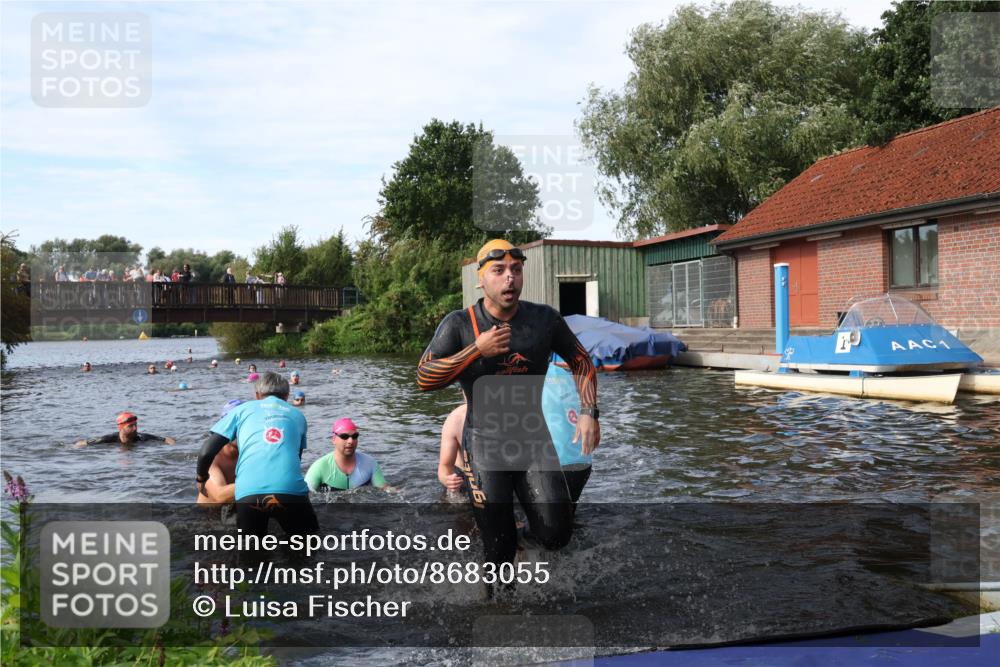 31.08.2025 - Elbe Triathlon Hamburg Luisa Fischer http://msf.ph/oto/8683055 31.08.2025 10:13:01 Schwimmen 992, 993, 1008, 1027, 1047, 1060, 1082, 1094 meine-sportfotos.de