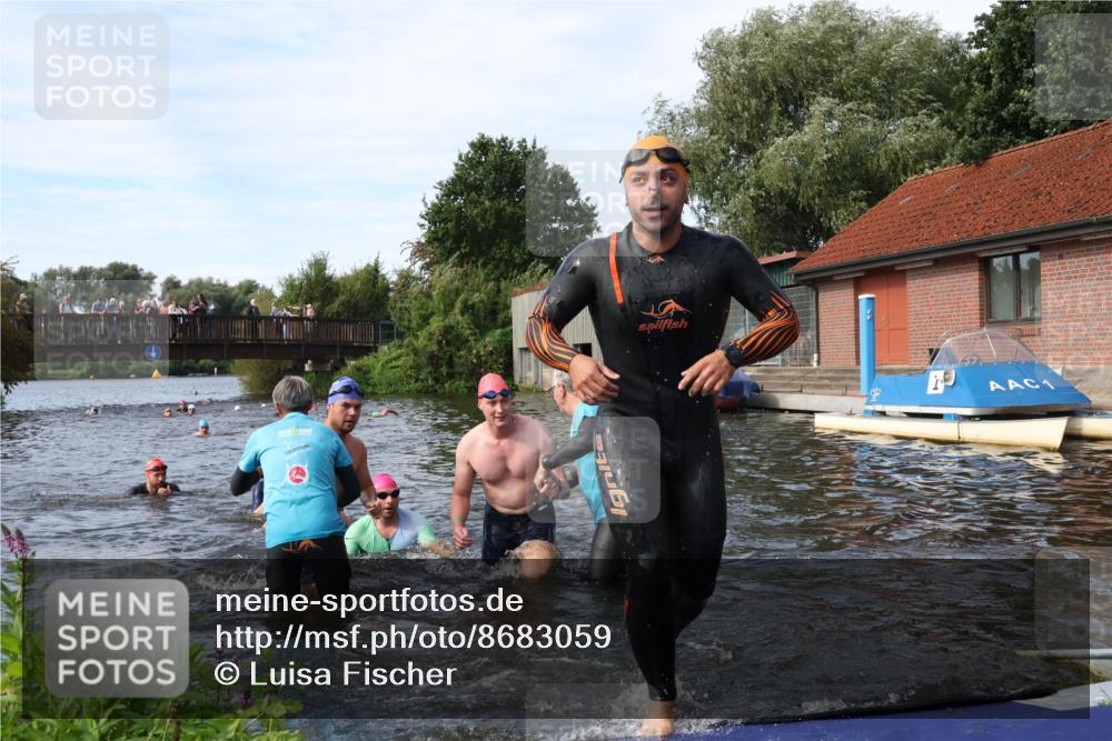 31.08.2025 - Elbe Triathlon Hamburg Luisa Fischer http://msf.ph/oto/8683059 31.08.2025 10:13:01 Schwimmen 992, 993, 1008, 1027, 1047, 1060, 1082, 1094 meine-sportfotos.de