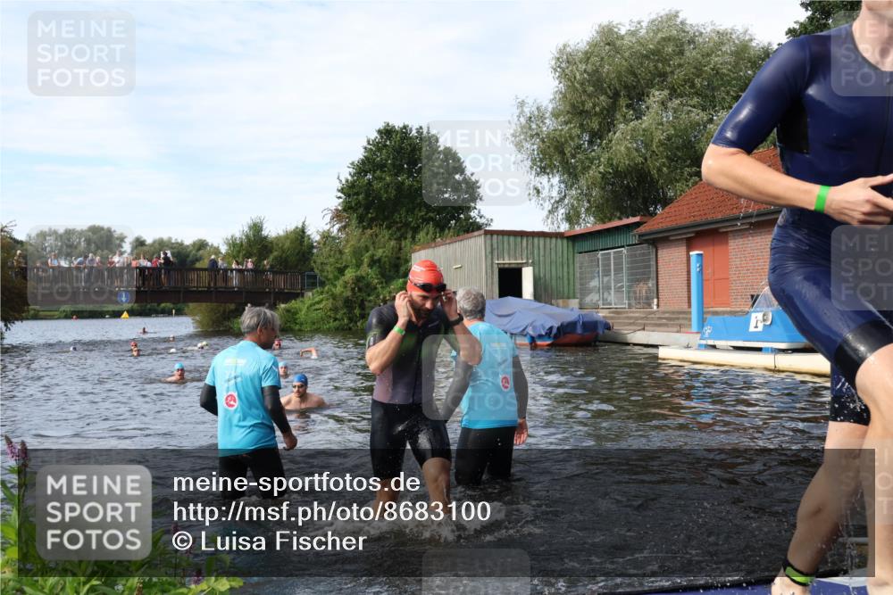 31.08.2025 - Elbe Triathlon Hamburg Luisa Fischer http://msf.ph/oto/8683100 31.08.2025 10:13:09 Schwimmen 992, 993, 1008, 1022, 1082 meine-sportfotos.de