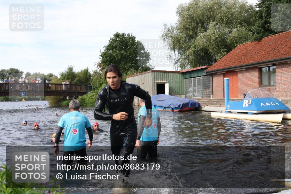 31.08.2025 - Elbe Triathlon Hamburg Luisa Fischer http://msf.ph/oto/8683179 31.08.2025 10:13:36 Schwimmen 934, 1055 meine-sportfotos.de