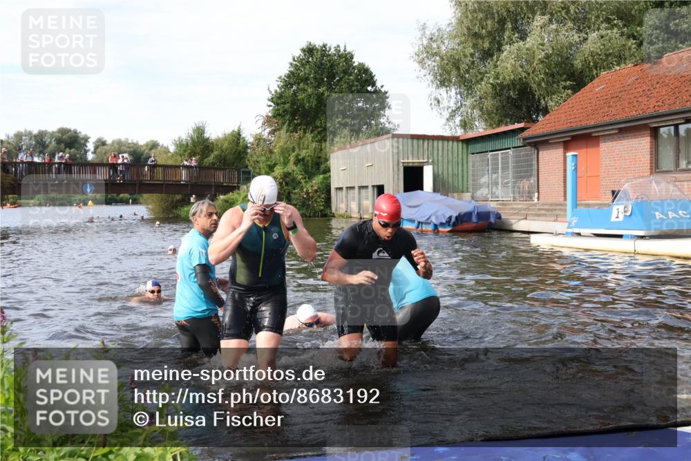 31.08.2025 - Elbe Triathlon Hamburg Luisa Fischer http://msf.ph/oto/8683192 31.08.2025 10:13:46 Schwimmen 934, 1029, 1059, 1089, 1103, 1108 meine-sportfotos.de