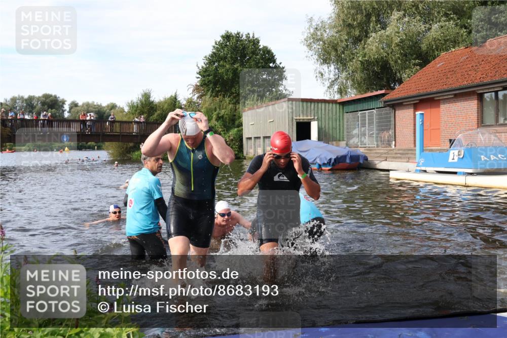31.08.2025 - Elbe Triathlon Hamburg Luisa Fischer http://msf.ph/oto/8683193 31.08.2025 10:13:46 Schwimmen 934, 1029, 1059, 1089, 1103, 1108 meine-sportfotos.de