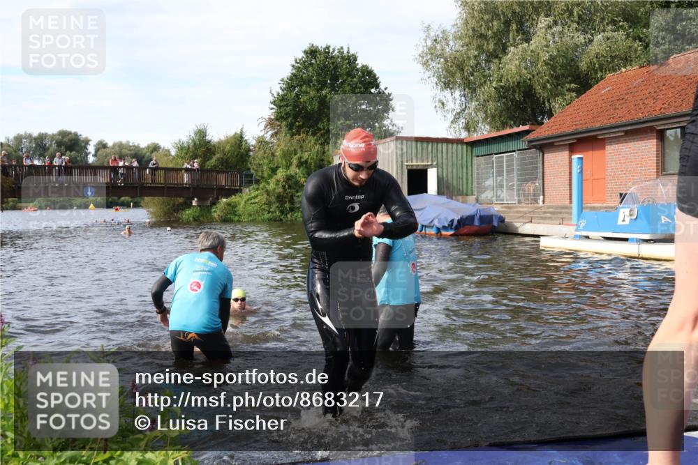 31.08.2025 - Elbe Triathlon Hamburg Luisa Fischer http://msf.ph/oto/8683217 31.08.2025 10:13:51 Schwimmen 1029, 1054, 1059, 1089, 1103, 1108 meine-sportfotos.de