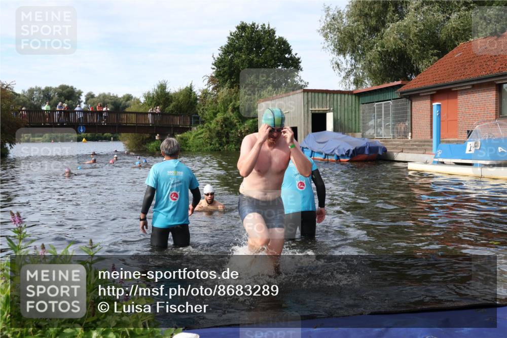31.08.2025 - Elbe Triathlon Hamburg Luisa Fischer http://msf.ph/oto/8683289 31.08.2025 10:14:36 Schwimmen 941, 987, 1015 meine-sportfotos.de