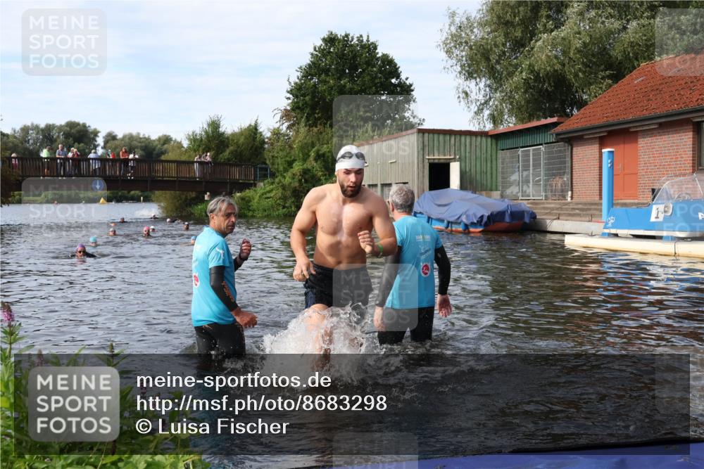 31.08.2025 - Elbe Triathlon Hamburg Luisa Fischer http://msf.ph/oto/8683298 31.08.2025 10:14:39 Schwimmen 941, 1015 meine-sportfotos.de