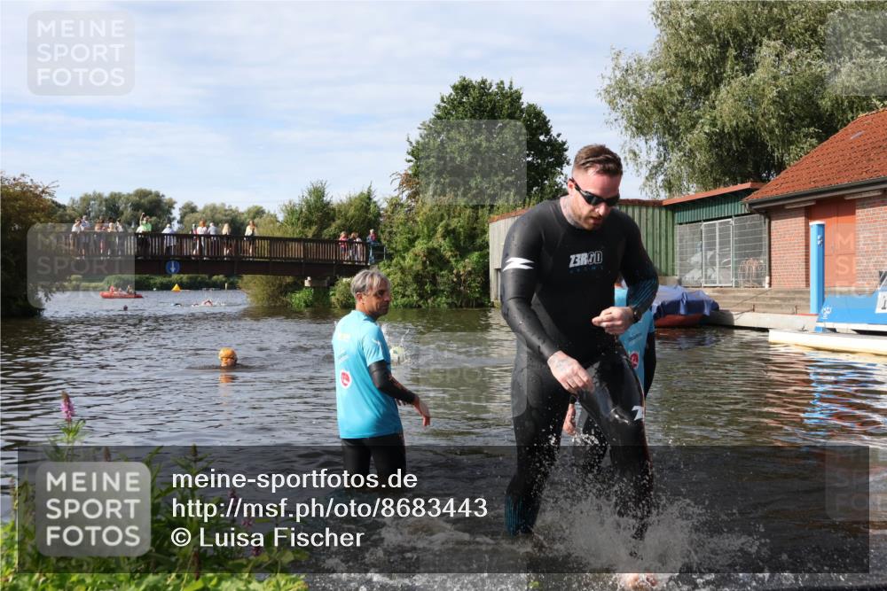 31.08.2025 - Elbe Triathlon Hamburg Luisa Fischer http://msf.ph/oto/8683443 31.08.2025 10:17:04 Schwimmen 1165 meine-sportfotos.de