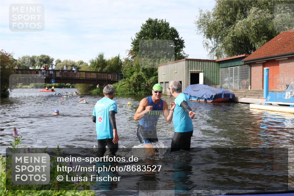 31.08.2025 - Elbe Triathlon Hamburg Luisa Fischer http://msf.ph/oto/8683527 31.08.2025 10:18:25 Schwimmen 1219 meine-sportfotos.de