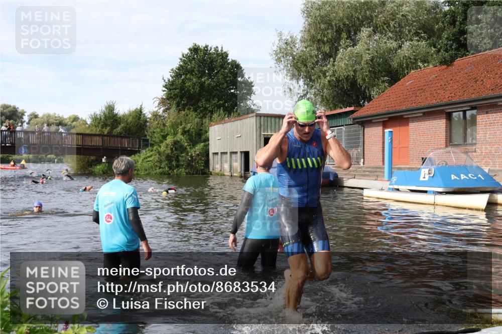 31.08.2025 - Elbe Triathlon Hamburg Luisa Fischer http://msf.ph/oto/8683534 31.08.2025 10:18:27 Schwimmen 1219 meine-sportfotos.de