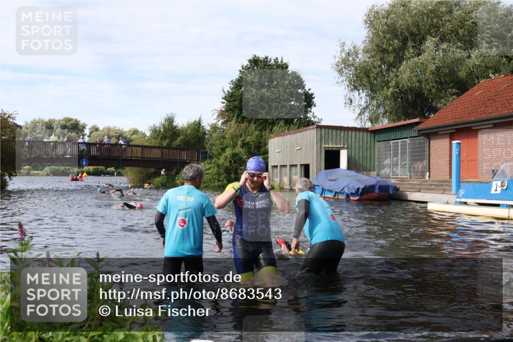 31.08.2025 - Elbe Triathlon Hamburg Luisa Fischer http://msf.ph/oto/8683543 31.08.2025 10:18:42 Schwimmen 1025, 1160 meine-sportfotos.de
