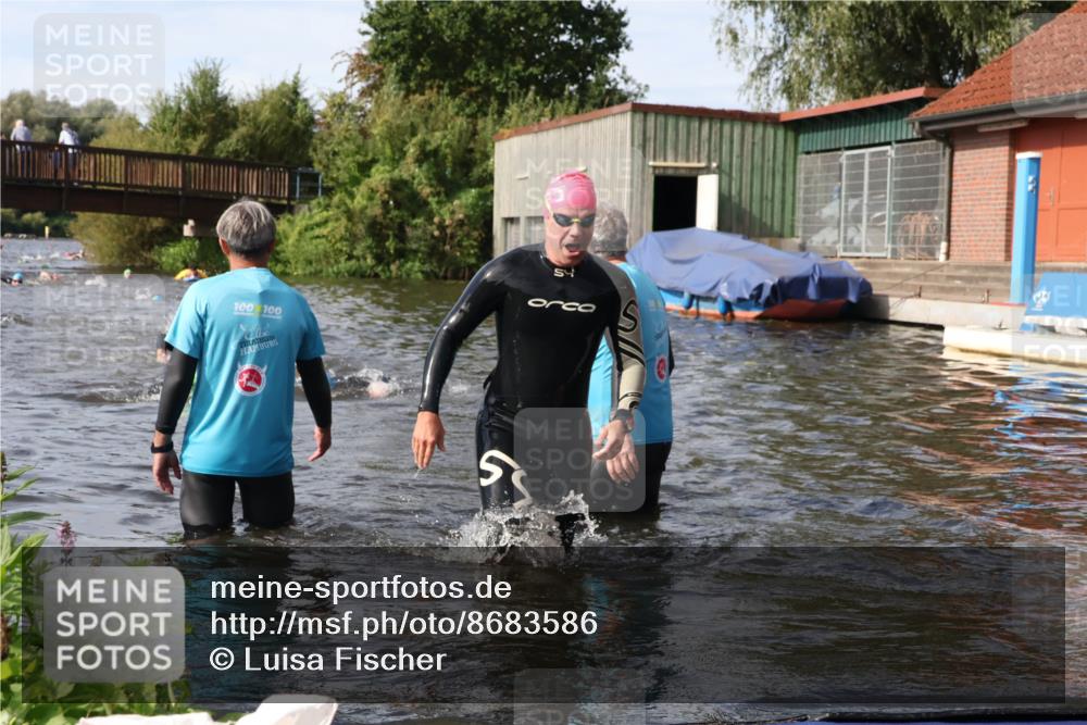 31.08.2025 - Elbe Triathlon Hamburg Luisa Fischer http://msf.ph/oto/8683586 31.08.2025 10:18:57 Schwimmen 1191, 1196 meine-sportfotos.de