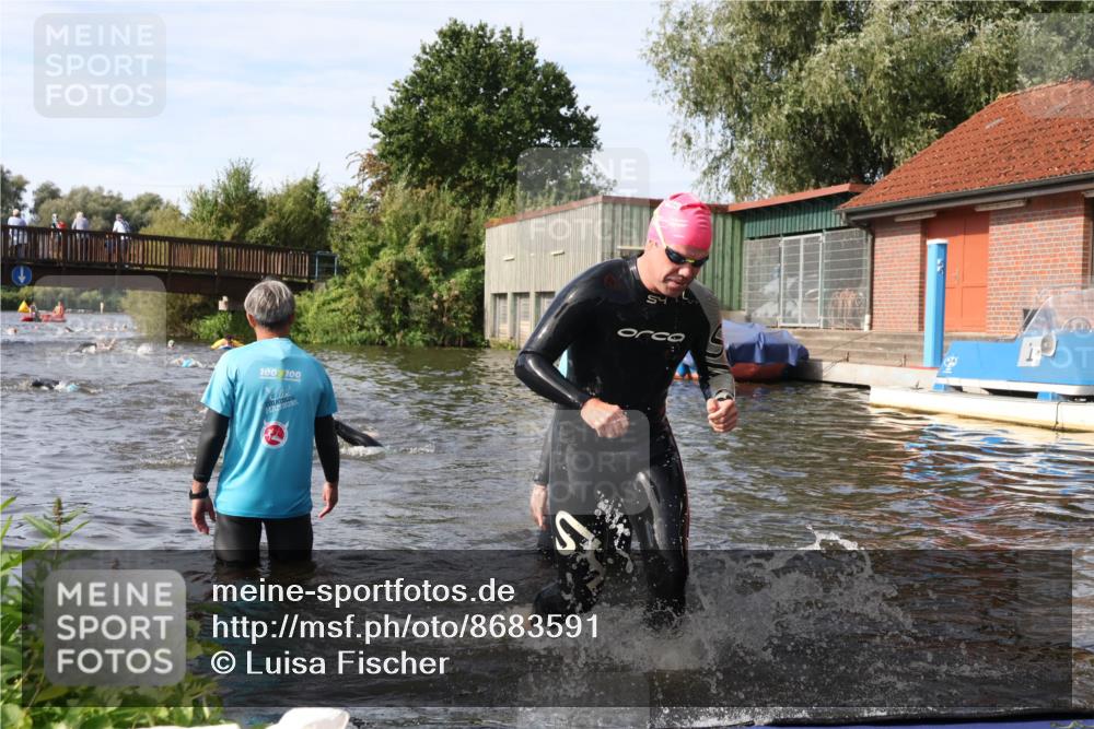 31.08.2025 - Elbe Triathlon Hamburg Luisa Fischer http://msf.ph/oto/8683591 31.08.2025 10:18:58 Schwimmen 1191, 1196 meine-sportfotos.de